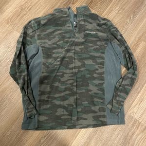 Columbia light weight quarter zip, camo/army print